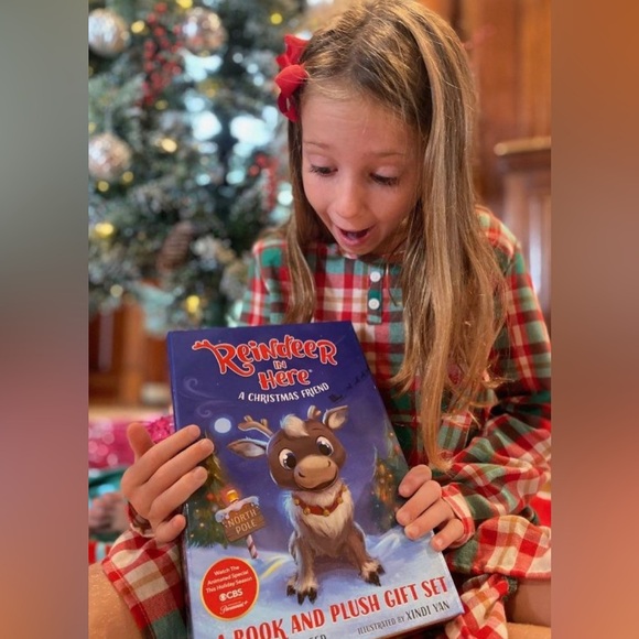 NWT  Reindeer in Here book hardcover & plush reindeer Christmas - Picture 2 of 9